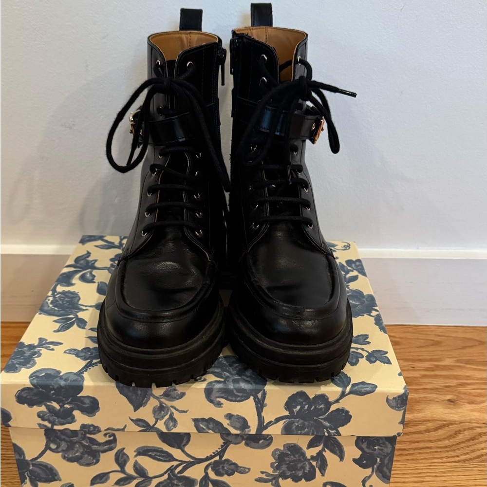 Sézane lug sole ankle boots - black size 8